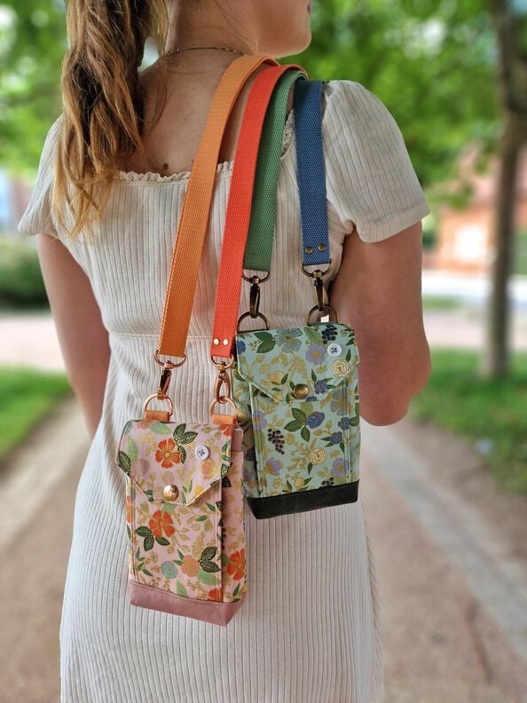 Phonebag Billie - Handytasche in 2 Größen image number 9