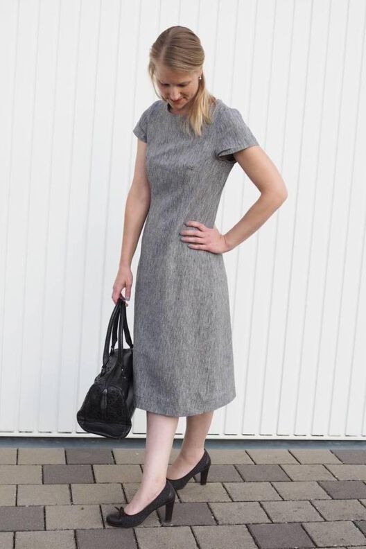 Kleid Etuikleid Rundhals- / V-Ausschnitt KLASIK ♥ Gr. 34-56 image number 5