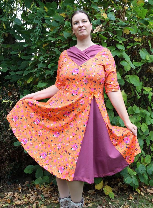  Kleid Valentina mit Godet Gr. 48-56  beamerfähig image number 7