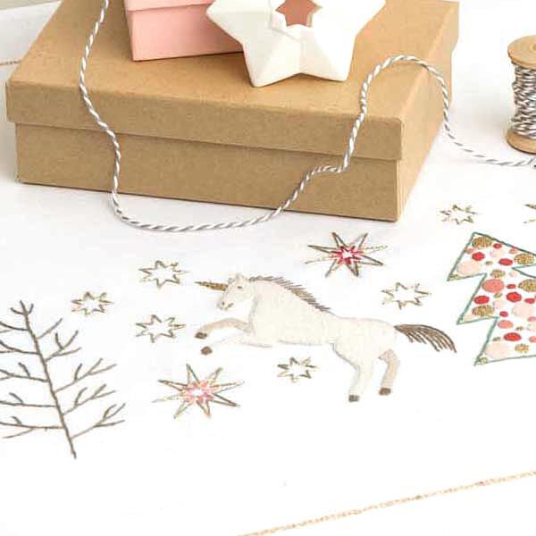 Stickpackung EINHORN Tischläufer [45x100 cm] | Rico Design,  image number 3