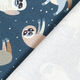 Baumwolljersey Faultiere üben Yoga – blaugrau,  thumbnail number 4