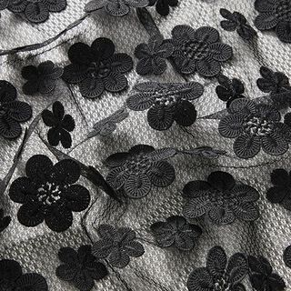 Softmesh 3D Blumenstickerei – schwarz | Reststück 90cm, 