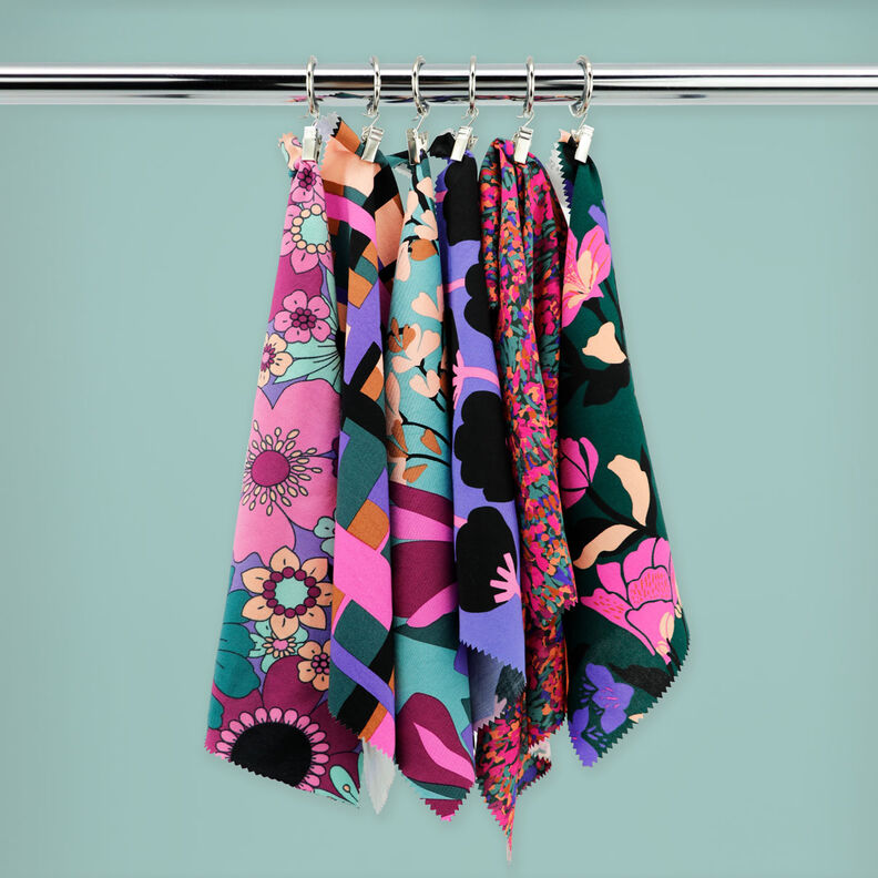 LENZING™ ECOVERO™ Viskosestoff Amira Floral | Nerida Hansen – dunkelgrün/lila,  image number 5