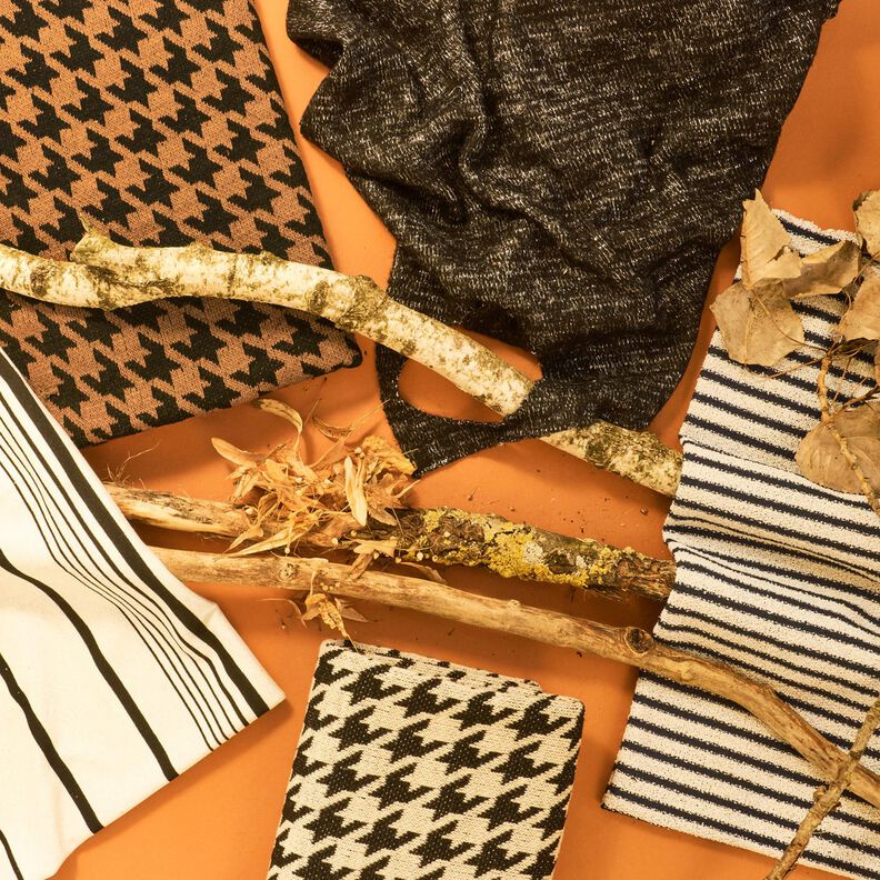 Strickjacquard unregelmaessige Streifen – wollweiss/schwarz, image number 7