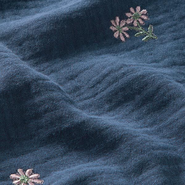 Musselin/ Doppel-Krinkel Gewebe aufgestickte Blümchen – jeansblau, image number 2