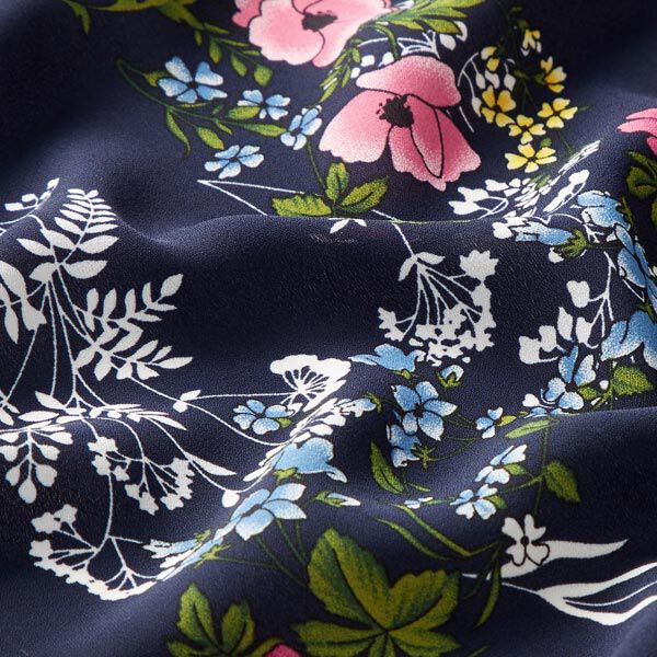 Crêpe Georgette Blumenstrauß – marineblau | Reststück 50cm