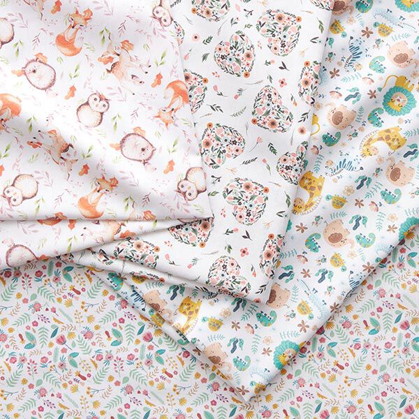 Baumwollstoff Perkal Blumen in Herzen – weiss/rosa | Reststück 50cm