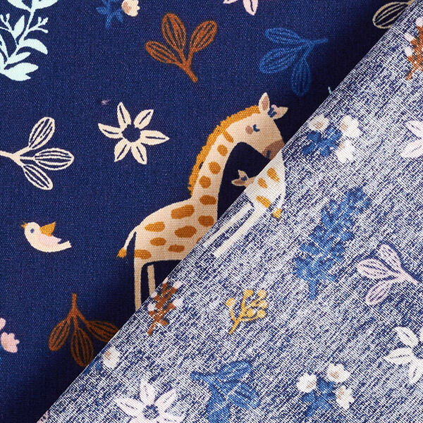 GOTS Baumwollpopeline Giraffe auf der Wiese – marineblau, image number 4