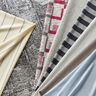 Strickstoff grafisches Glitzermuster – beere/weiss,  thumbnail number 6