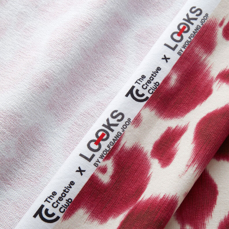 GOTS French Terry Batik-Leomuster | TCC x LOOKS by Wolfgang Joop – beere/creme,  image number 4